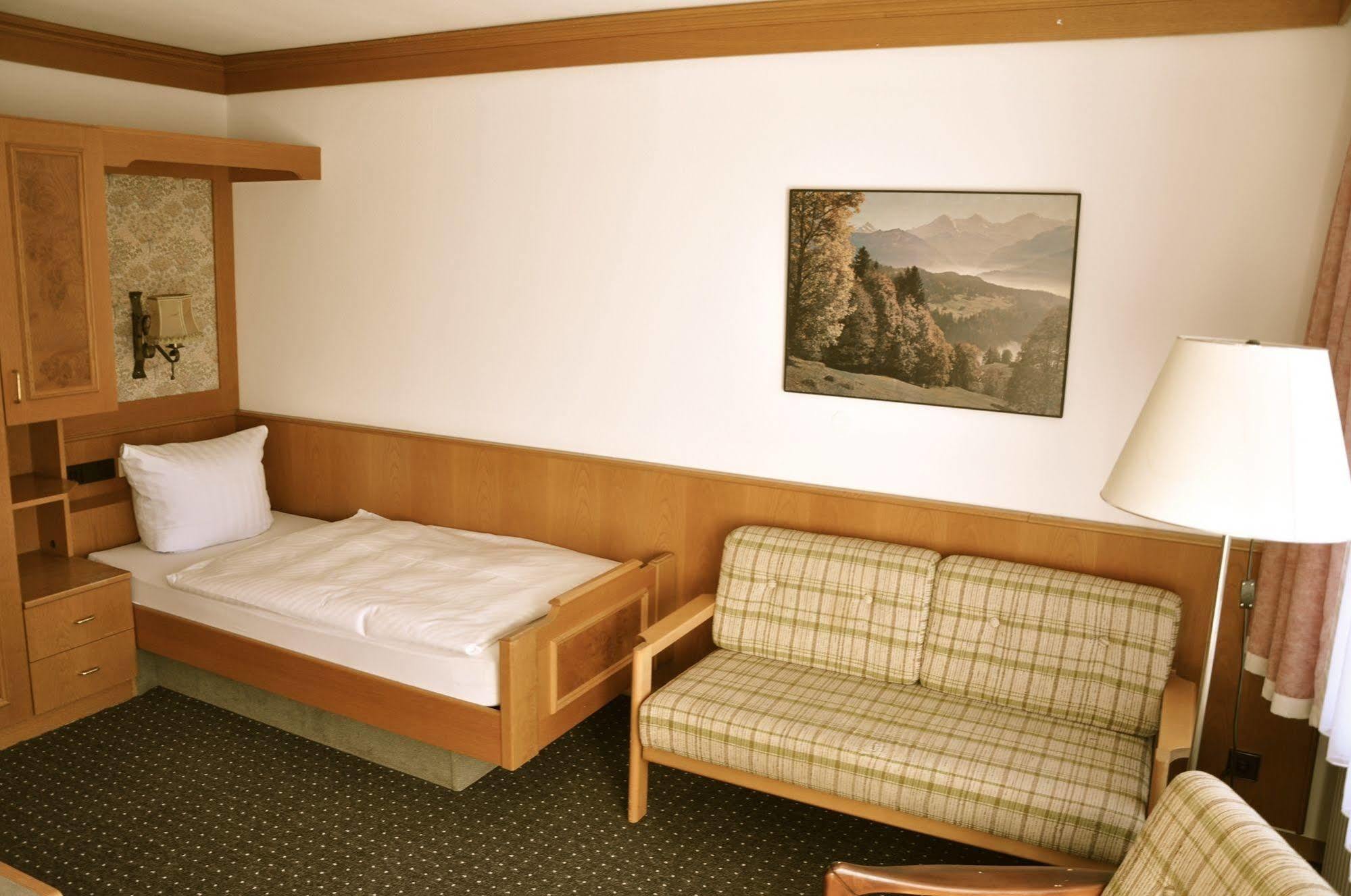 Hotel Hirsch Φρόιντενσταντ Εξωτερικό φωτογραφία