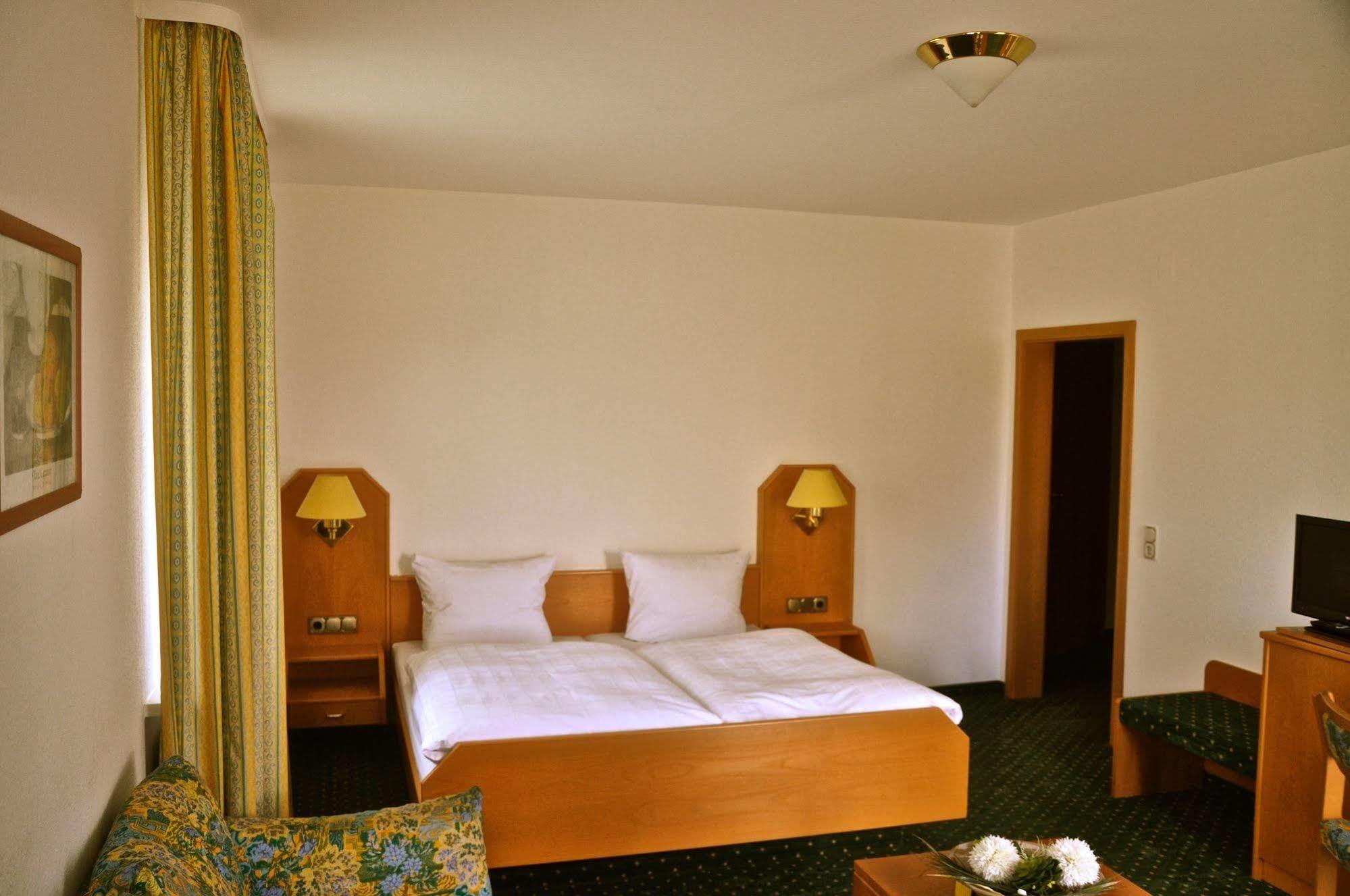 Hotel Hirsch Φρόιντενσταντ Εξωτερικό φωτογραφία