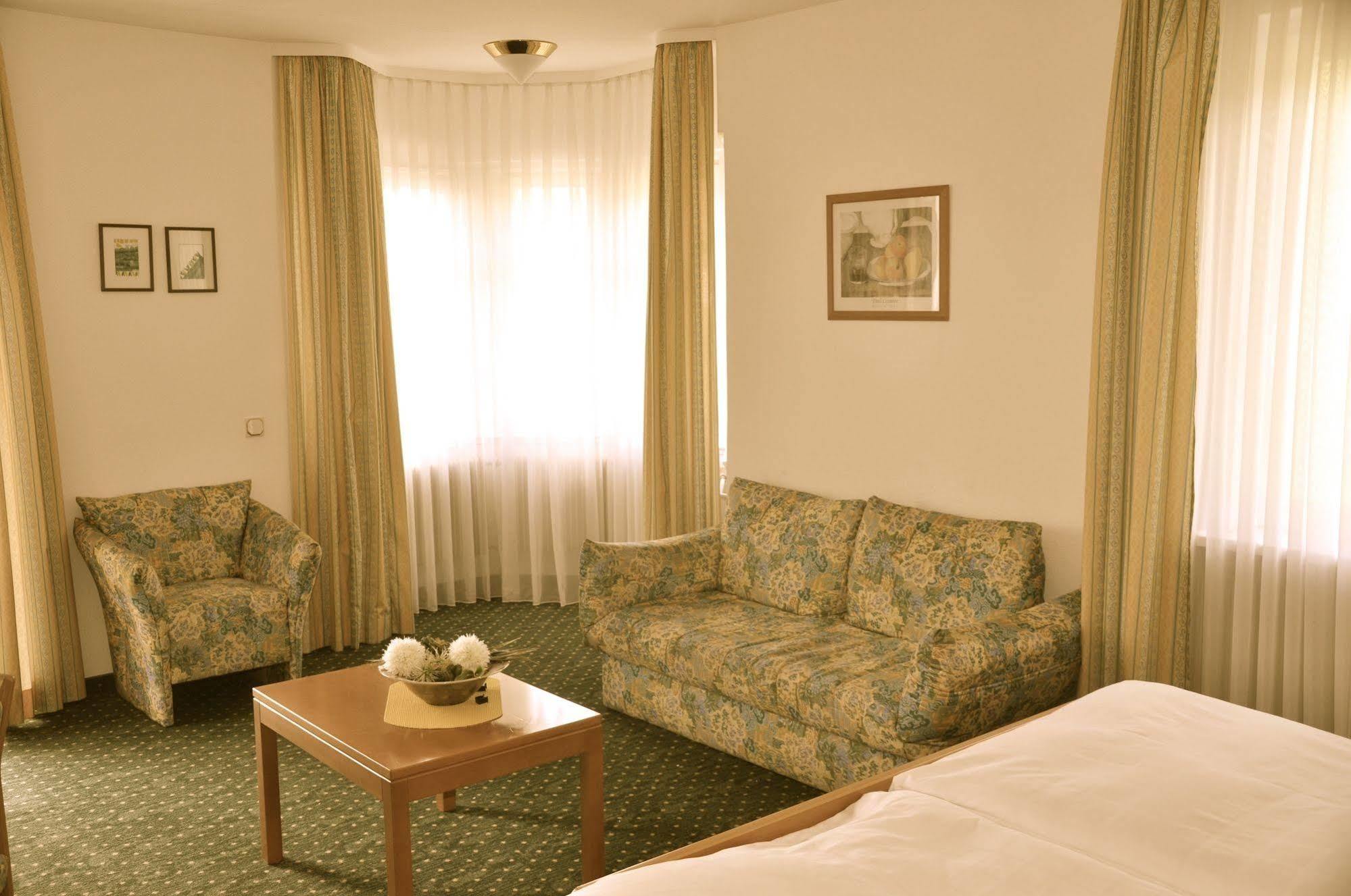 Hotel Hirsch Φρόιντενσταντ Εξωτερικό φωτογραφία